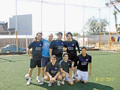 Los Gloriosos FC U. Latina, s&#x00E1;bados, con cancha en San Pedro, F&#x00FA;tbol 5. Escriba a: gersarcr@hotmail.com