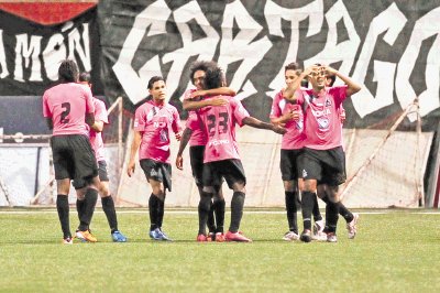 La mayoria de los jugadores del Brujas vienen del alto rendimiento y por primera vez le ganan a la Liga. A. Ot&#x00E1;rola