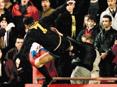 Esta patada es para Cantona el mejor recuerdo de su carrera como futbolista. Internet.