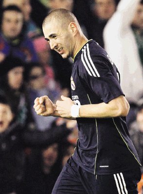 Benzema sigue encendido, ayer hizo dos goles. EFE.