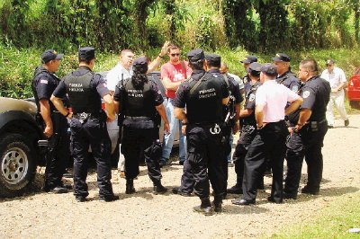 Autoridades mantienen cerrados los accesos a la zona para dar con captores. Edgar Chinchilla.