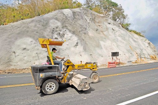 Los trabajos de demarcaci&#x00F3;n del asfalto ya est&#x00E1;n listos. 