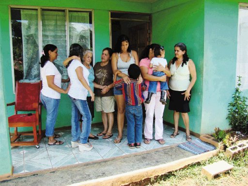 Familiares estaban a la espera del cuerpo. Mario Cordero.