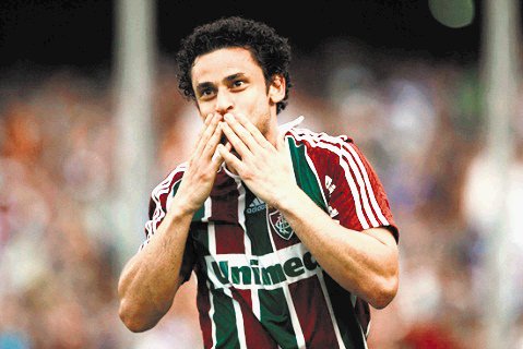   Fred tiene la ventaja que jug&#x00F3; en Europa, con el Lyon. Actualmente est&#x00E1; con el Fluminense.