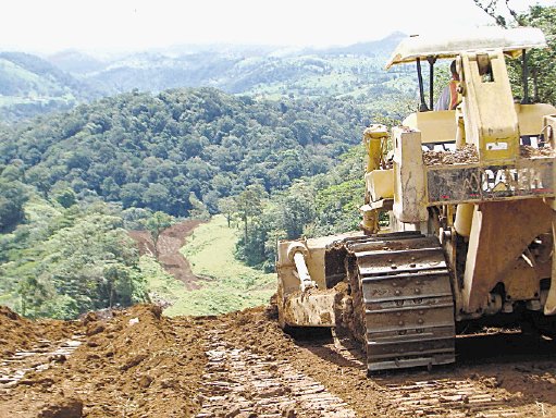 Cambios en el plazo y precio para las obras de la carretera San Jos&#x00E9;-San Carlos. Archivo.