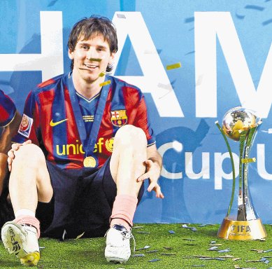   Tambi&#x00E9;n en el 2009 cosech&#x00F3; el t&#x00ED;tulo con el cuadro azulgrana, del Campeonato Mundial de Clubes en Abu Dabi.