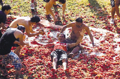 La guerra de tomates se realiza desde hace 11 años. Archivo.