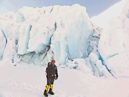 Gineth Soto tiene fiebre y esperaría mejorar su salud, para intentar subir a la cima del Everest el próximo 18 de mayo.Gineth Soto.