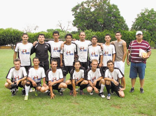 El mejenguero. Faisanes de San Rafael de Esparza, participó en la Copa Nances 2001. Envíe la fotografía de su equipo al jvillarreal@aldia.co.cr