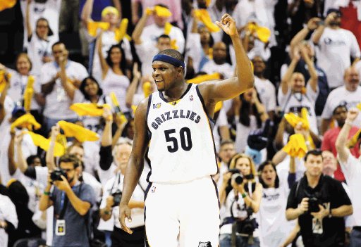  No hay más allá. Zach Randolph celebra un punto ante los Thunder.EFE.