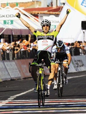  Contador no pudo con Gatto. El italiano Óscar Gatto derrotó en el embalaje final al favorito, el español Alberto Contador.AP.
