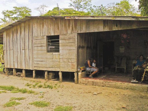  Llegan por queso y lo matan de cuatro tiros. En la casa estaban esposa e hija de Lara.Wilbert Sequeira.