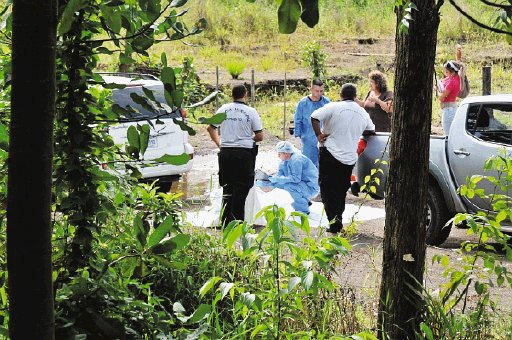  Asesinan a bala a dos finqueros en Jacó. Los fallecidos habían comprado ganado hace poco.J. Umaña.