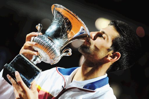  Djokovic se lleva todo por delante. Djokovic derrotó por cuarta vez al número uno, Nadal.AFP.