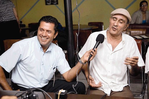  Rodrigo Badilla se enamoró del díal. Está feliz en la radio. Archivo.