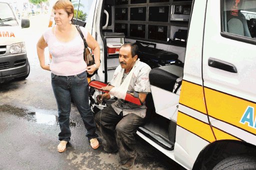 Le cayó bus encima pero sobrevivió. Elías Segura está bien.