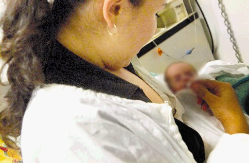  Banco de leche humana iniciará recolección la próxima semana. Unos cuantos mililitros de leche materna pueden colaborar en la recuperación de pacientes recién nacidos.Archivo.