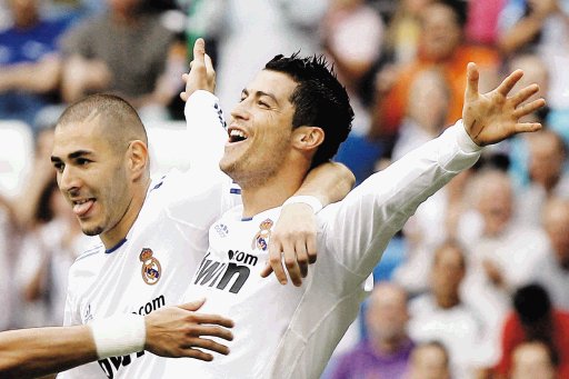  Cristiano:  señor del gol. Cristiano Ronaldo llegó a 11 goles en los últimos cuatro partidos. Messi finalizó el campeonato con 31 dianas.EFE.