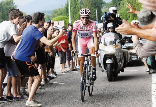 Contador gana 16ª etapa del Giro de Italia. Es la segunda victoria de etapa del ciclista español. AFP.