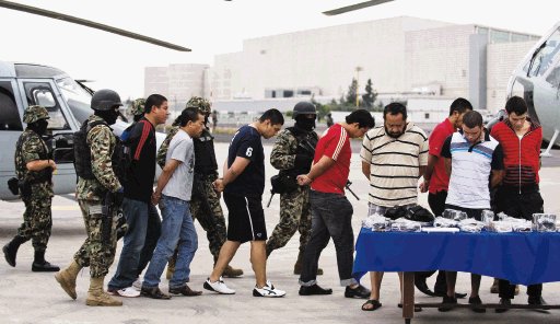  &#x201C;Mata zetas&#x201D; asesinan a 32  Detenciones en el Puerto de Veracruz