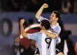  Higua&#x00ED;n y Messi los marearon. Los &#x201C;ch&#x00E9;s&#x201D; fueron contundentes y la dupla Messi-Higua&#x00ED;n fue imparable para los chilenos.AP.