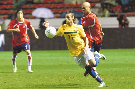  Brill&#x00F3; solo durante  27 minutos  Neymar fue la figura, por su segundo tiempo