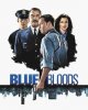 Gu&#x00ED;as de televisi&#x00F3;n. Blue Bloods. Drama multigeneracional, escrita por dos de los guionistas de &#x201C;Los Soprano&#x201D;, sobre una familia de polic&#x00ED;as dedicados a defender la ley en la ciudad de Nueva York.