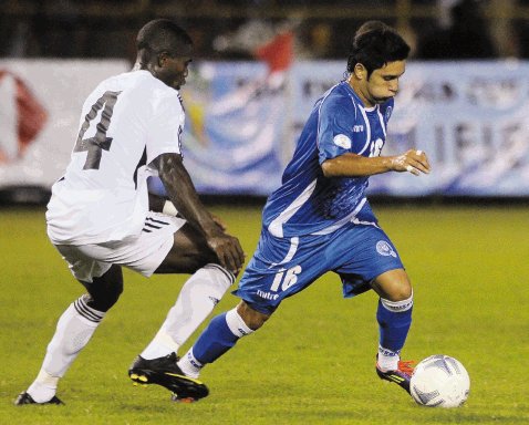 Sufrieron para ganar en eliminatorias de Concacaf El Salvador y Trinidad y Tobago, posibles rivales ticos en la otra ronda, dejaron dudas