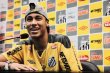 Neymar: &#x201C;Me quedo en Santos&#x201D;. Despreci&#x00F3; al Real.AFP.