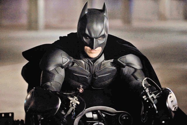 Carteleras de cines. “Batman: El Caballero de la Noche Asciende”, película de comic.