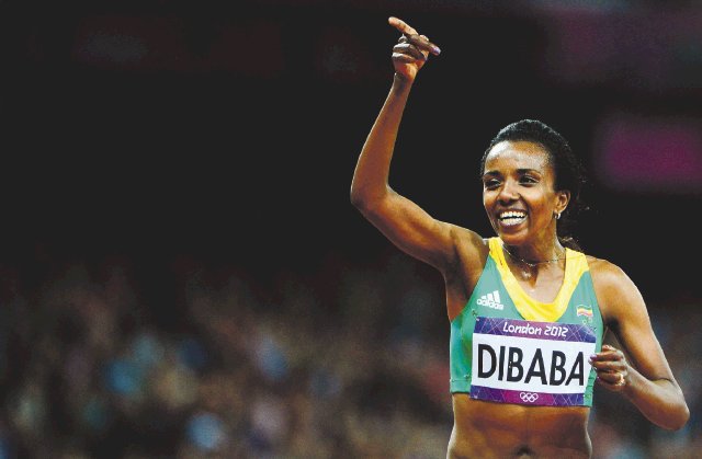 Tirunesh Dibaba. Oro etiope. Tirunesh Dibaba. Edad: 26 años. Historial: Nació en la localidad de Bekoji, Dibaba y fue la cuarta de seis hijos. comenzó a hacer atletismo a la edad de 14 años.