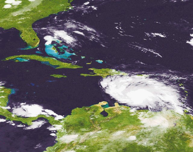  Ernesto podría afectarnos. En esta foto, facilitada ayer por la Administración Nacional Oceánica y Atmosférica (NOAA), se puede ver a la tormenta Ernesto aproximándose a Jamaica, en el Caribe. AFP / NOAA.