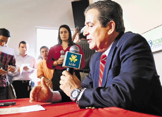 Pinto insiste con “Tuma” Marco Ureña es la novedad en la lista
