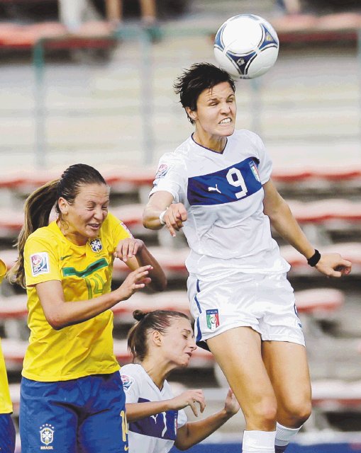  Amanda salvó a Brasil. Amanda fue considerada como la figura del equipo brasileño ante una Italia que mostró buena defensiva. AP.