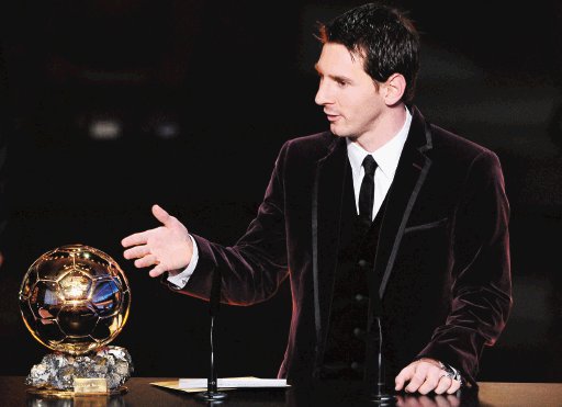  El fútbol a los pies del mejor “Es un honor grandísimo”, dijo el genio argentino