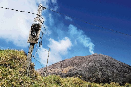 Volcán Turrialba baja el tono, pero las alertas prosiguen Parque Nacional permanece cerrado hasta nuevo aviso