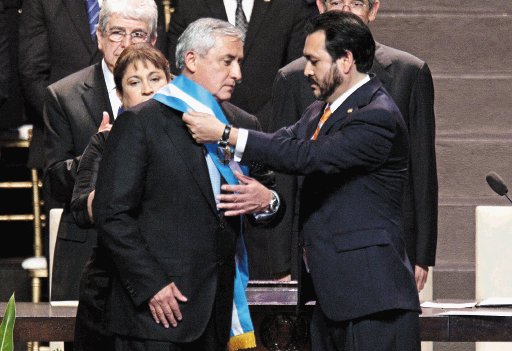  Pérez asume presidencia En una Guatemala convulsa y violenta