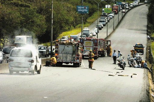  Explosión de químico provocó emergencia En microbús que iba por la General Cañas