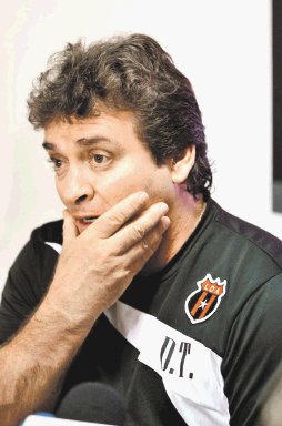  “Todavía tengo un par de dudas” Óscar Ramírez, entrenador de Alajuelense