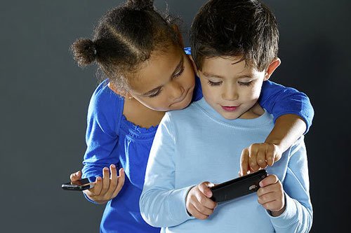 ¿Moda o necesidad? Uso de celulares en niños