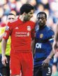 Liverpool y United, sin sanción tras el incidente de Suárez y Evra. Anteriormente, Suárez fue suspendido por un acto de racismo hacia Evra. Archivo.