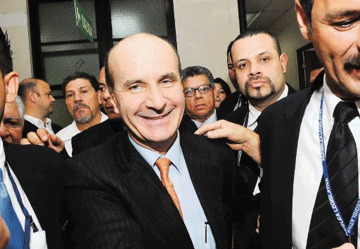  Figueres deja dudas sobre contrato para asesoría Diputados lo interrogaron ayer