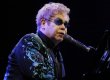 Elton John canceló concierto por intoxicación. Se sintió mal por algo que comió.Foto: Internet.