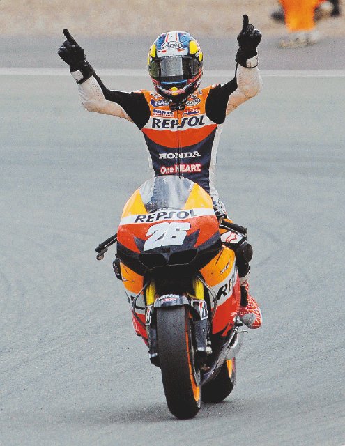  Dani Pedrosa a gas pegado. Esta fue la primera victoria de Dani en la temporada, y se colocó de segundo en la clasificación general del Mundial de MotoGP.AFP