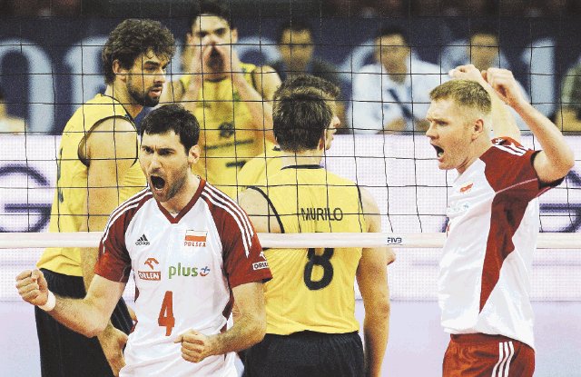  Polonia el nuevo rey del voleibol. Los polacos se proclamaron campeones por primera vez, tras vencer a los estadounidenses en los tres sets de la final. EFE.