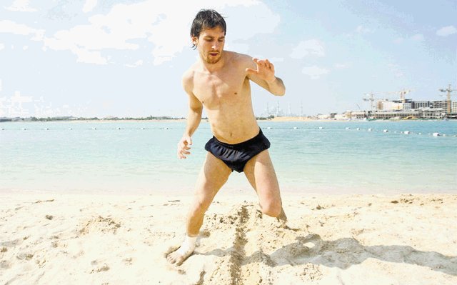 Messi en la playa. Lionel Messi.