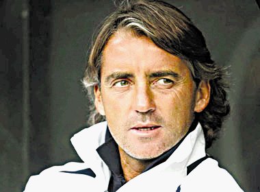  Mancini atado 5 años. Campeón de la Premier. 