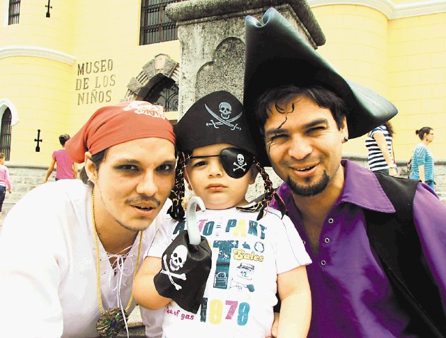 Tome papel y lápiz. Los niños podrán disfrutar este último fin de semana de vacaciones con una “Aventura Pirata” en el Museo de los Niños. Entrada: ¢1.100 adultos y ¢800 menores de 15 años. Cortesía.