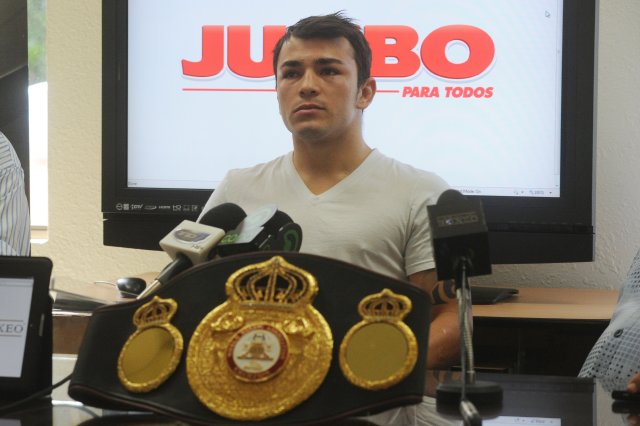 “Tiquito” ilusionado por defender su título. La pelea será el sábado a las 9 p.m. José Rivera.