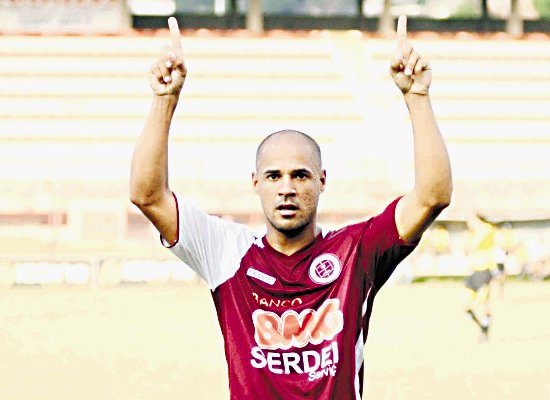 Delantero Hércules Cardoso se vinculará a Herediano. 